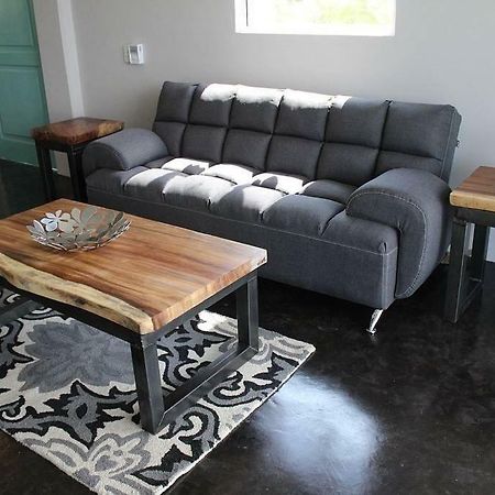 Ocean View Apartment 2 Blocks From Zicatela Strip! ปูแอร์โตเอสกอนดิโด ภายนอก รูปภาพ